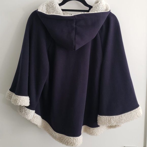 Hooded Fleece Lined Cat Poncho - Picture 4 of 4